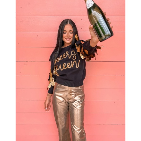 Queen of Sparkles | Cheers 🍾 Sweatshirt. - Picture 4 of 6